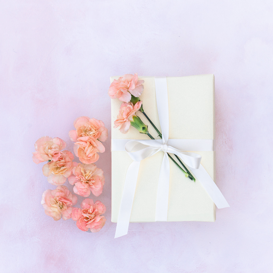 How to Gift Wrap Fresh Flowers Like a Pro