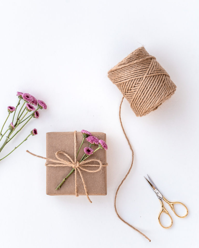 Nature Inspired Gift Wrapping With Flowers And Leaves